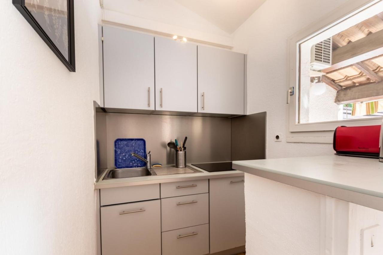 Nice Apt For 4 With Terrace And Pool Appartement Bandol Buitenkant foto